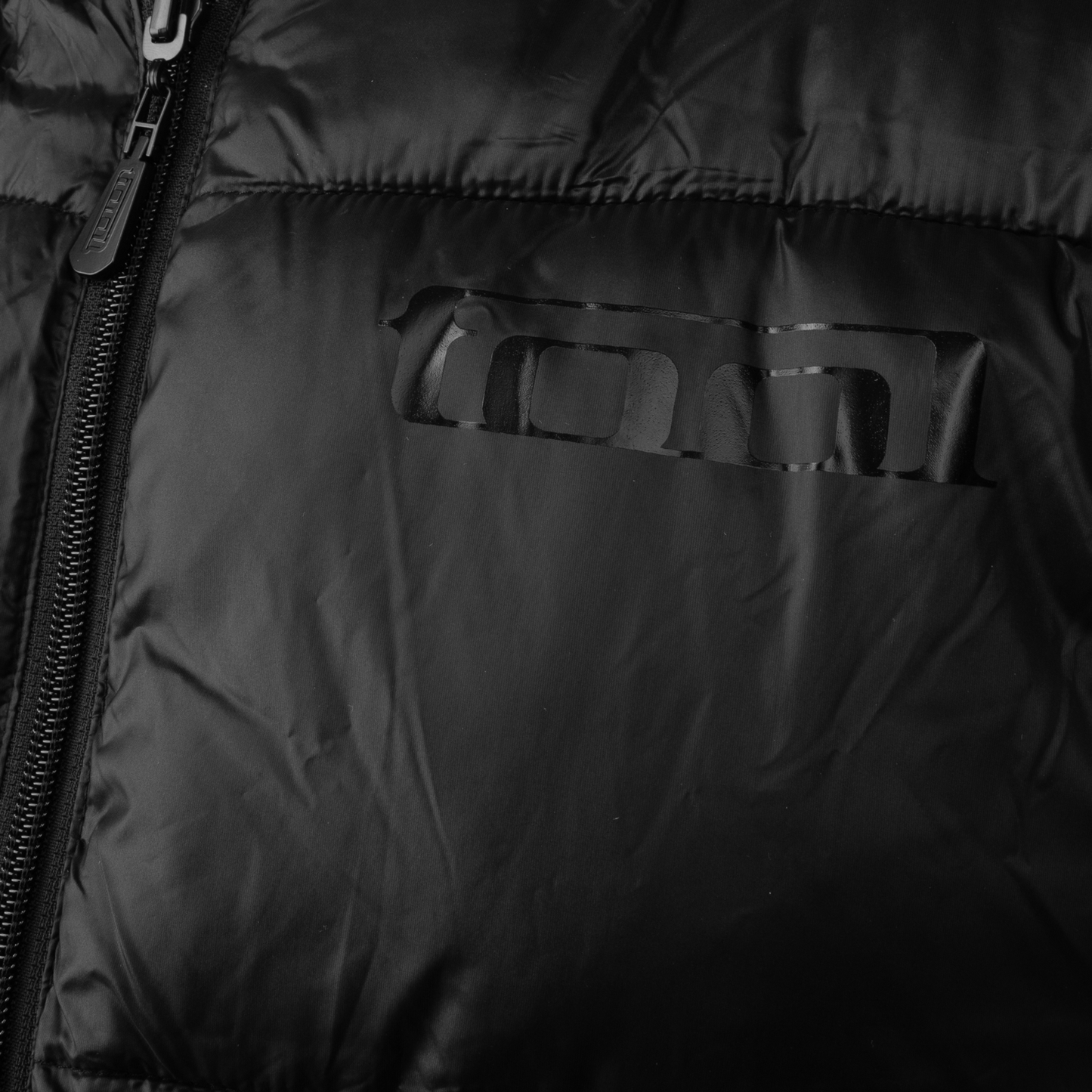 10,000 Days Reversible Vest (Black)